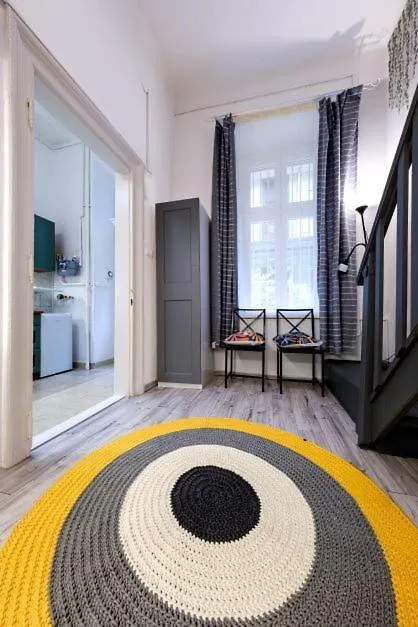 Cosy Nest In Budapest Center By New York Cafe Ungheria